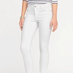 Old Navy Mid-Rise Rockstar Super Skinny Jeans WHT
